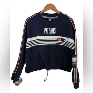 NWT NFL APPAREL NEW ENGLAND PATRIOTS Pullover Cropped Crew Neck Sweatshirt XL